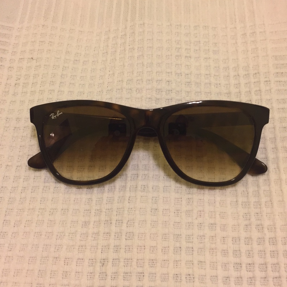 Authentic Raybans with case